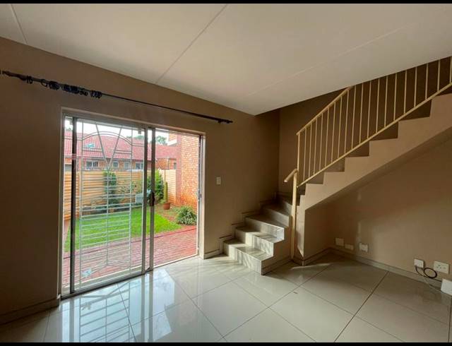 2 BEDROOM DUPLEX FOR SALE IN DIE HOEWES